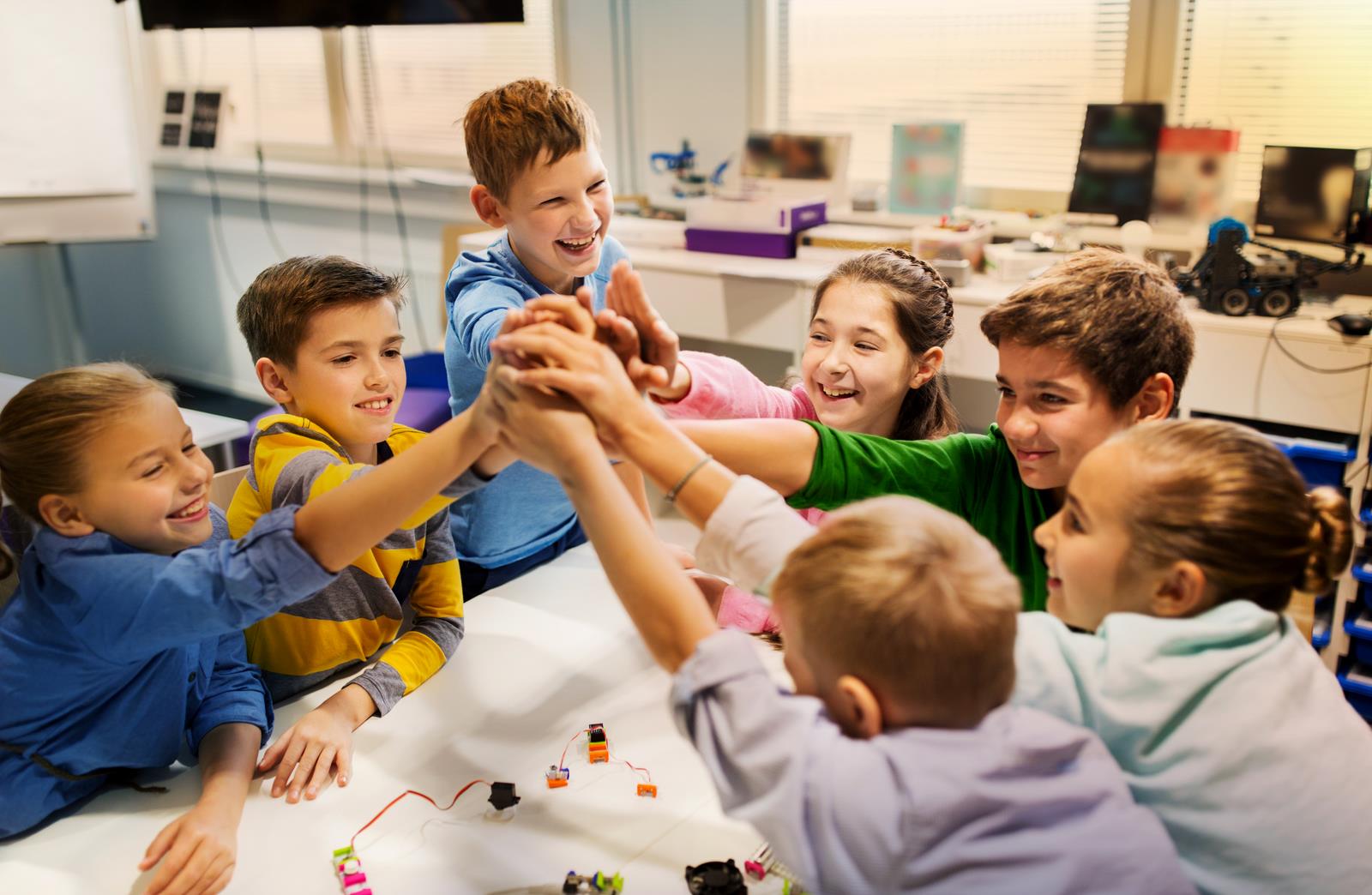 PODZIAŁ DZIECI DO KLAS PIERWSZYCH W ROKU SZKOLNYM 2025/2026